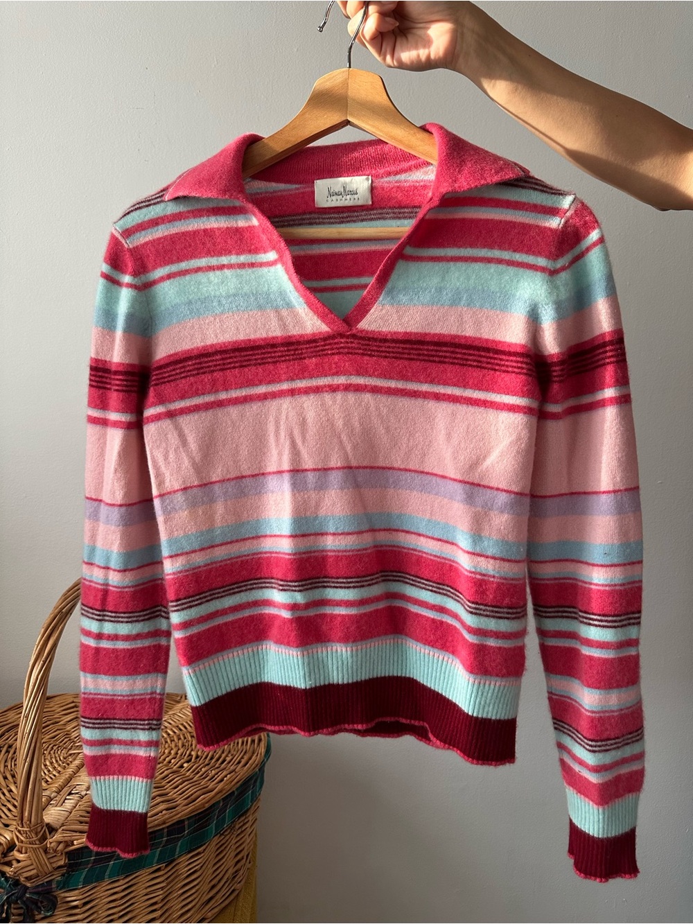 Neiman Marcus cashmere sweater with horizontal stripes M S